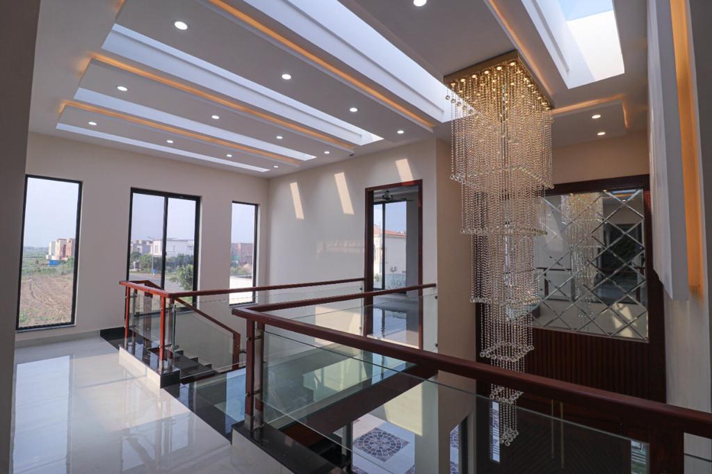 01 Kanal Stunning Bunglow Available for Sale In DHA Lahore