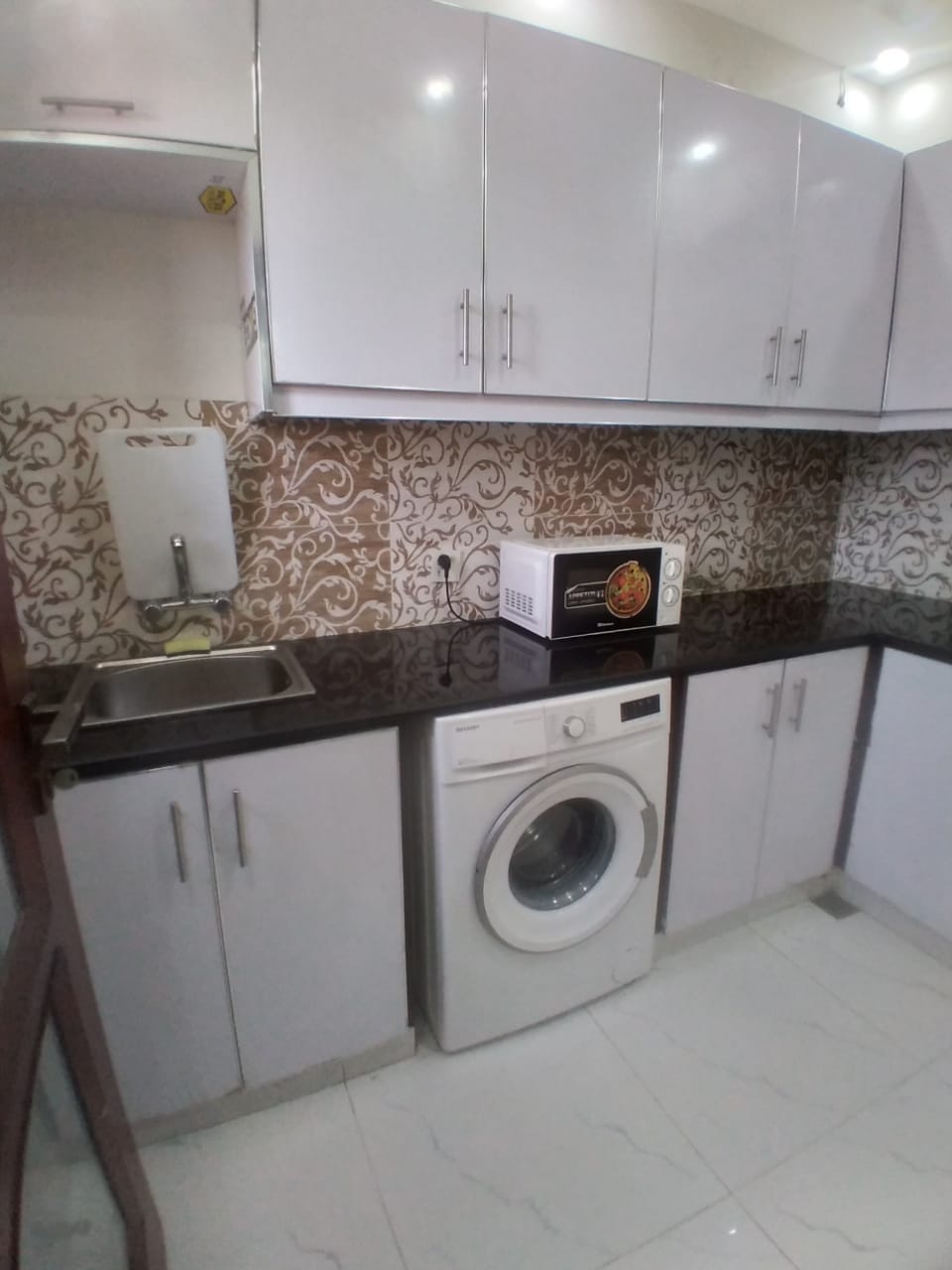 1 Bed fully Furnished Apartment For Rent in bahria town Lahore