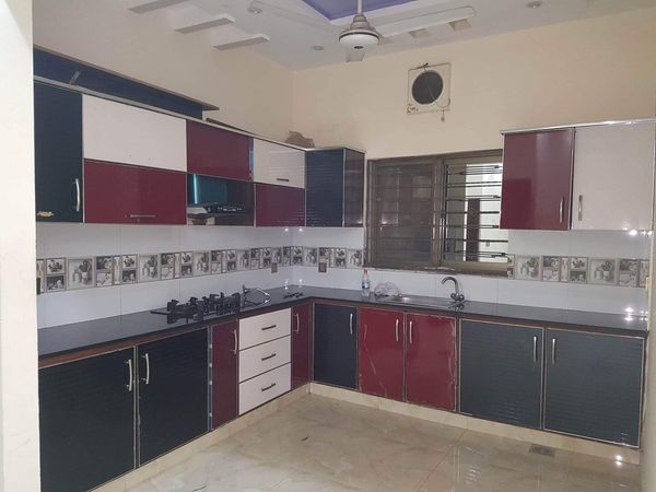 10 Marla portion for Rent Bahria town Lahore