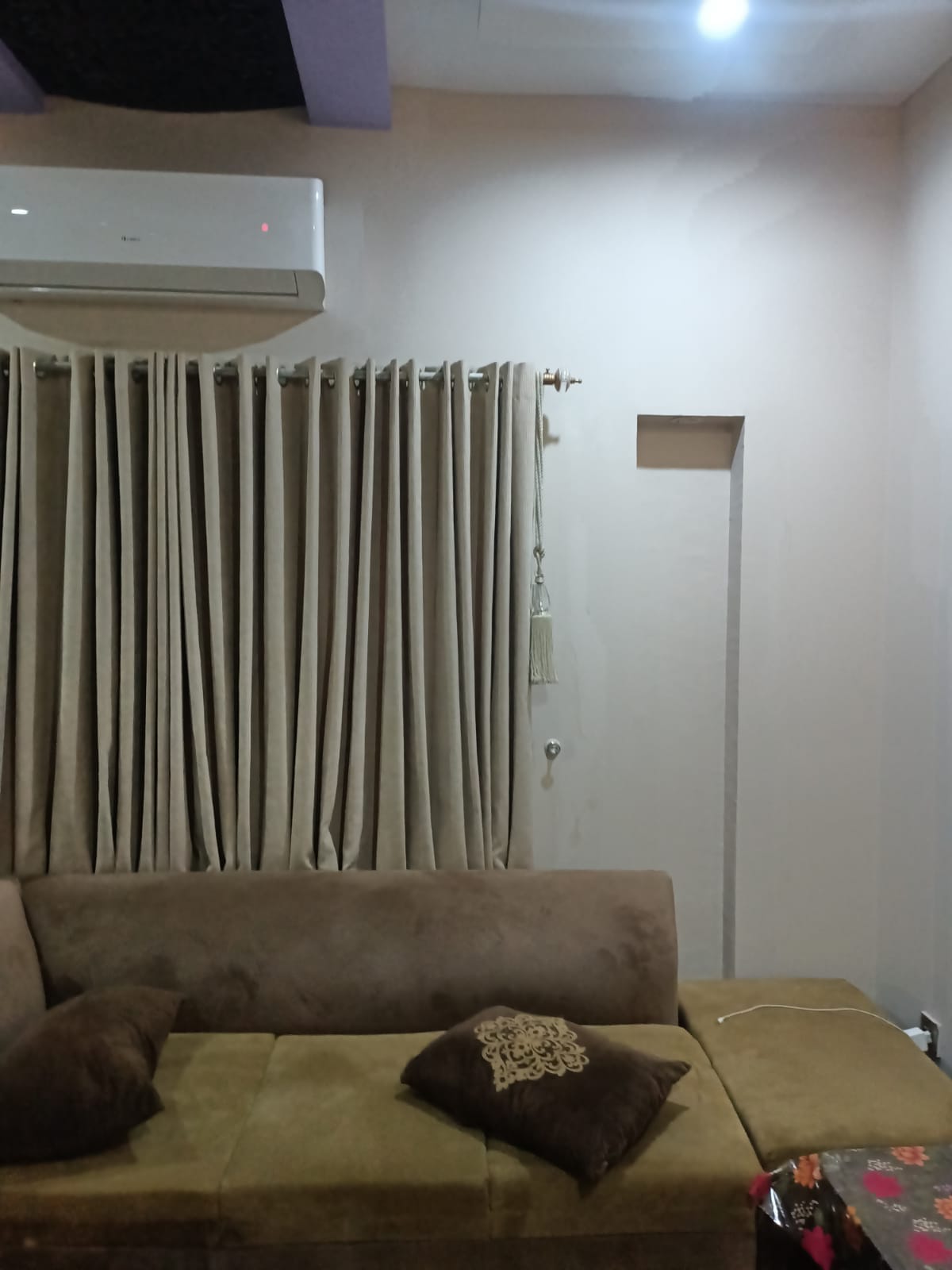 10 Marla Portion available for Rent in Bahria town Lahore