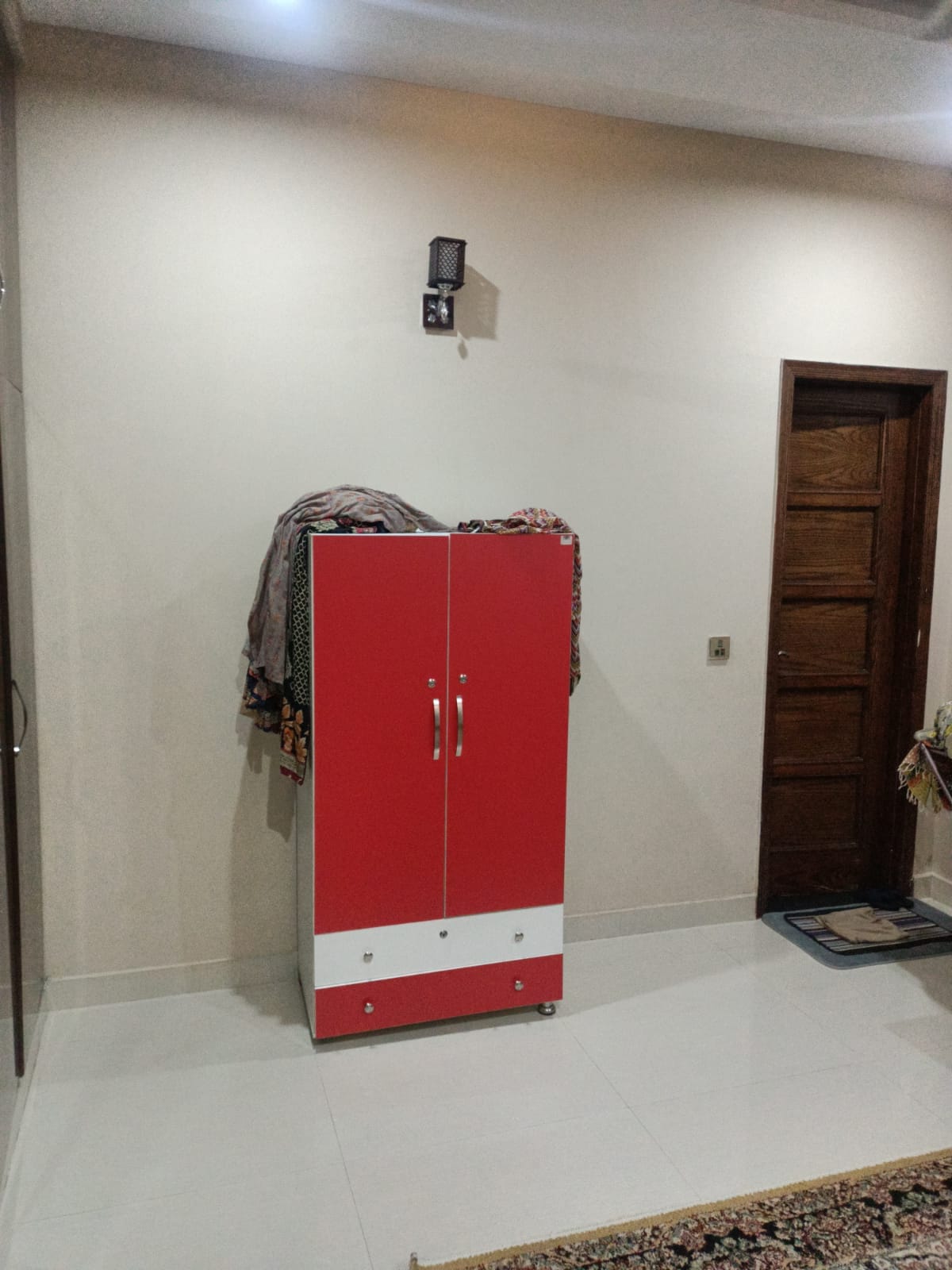 10 Marla Portion available for Rent in Bahria town Lahore