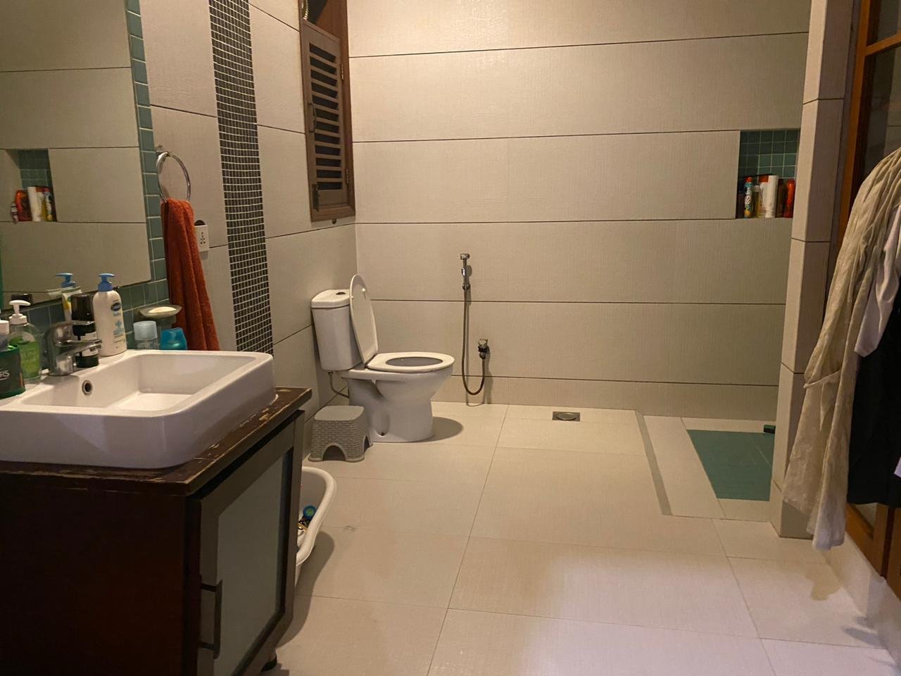 666-yard bungalow for sale in DHA Phase 8 Karachi