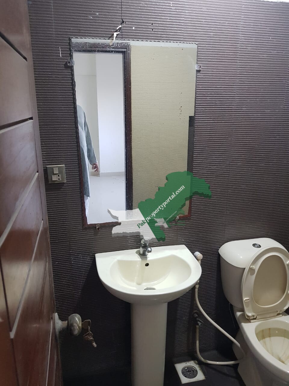 APARTMENT FOR SALE In CLIFTON Karachi