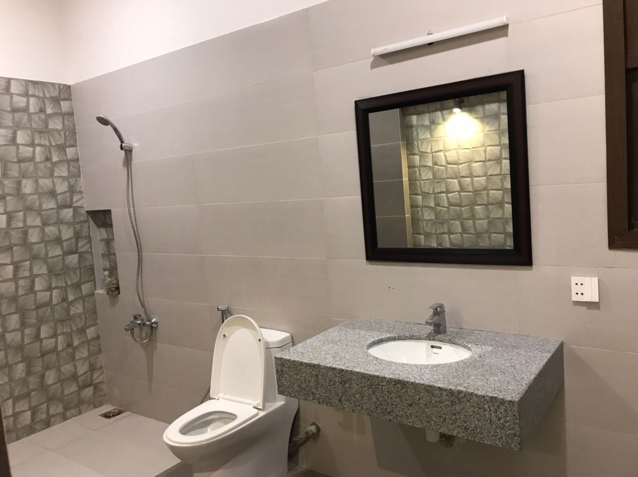 BRAND NEW  TOWN HOUSE FOR SALE  CLIFTON BLOCK 5 KARACHI