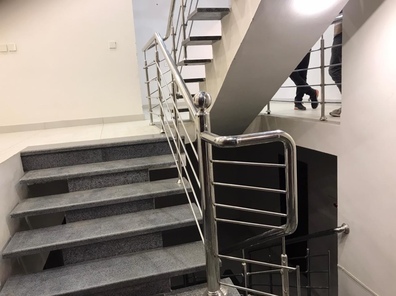 BRAND NEW  TOWN HOUSE FOR SALE  CLIFTON BLOCK 5 KARACHI