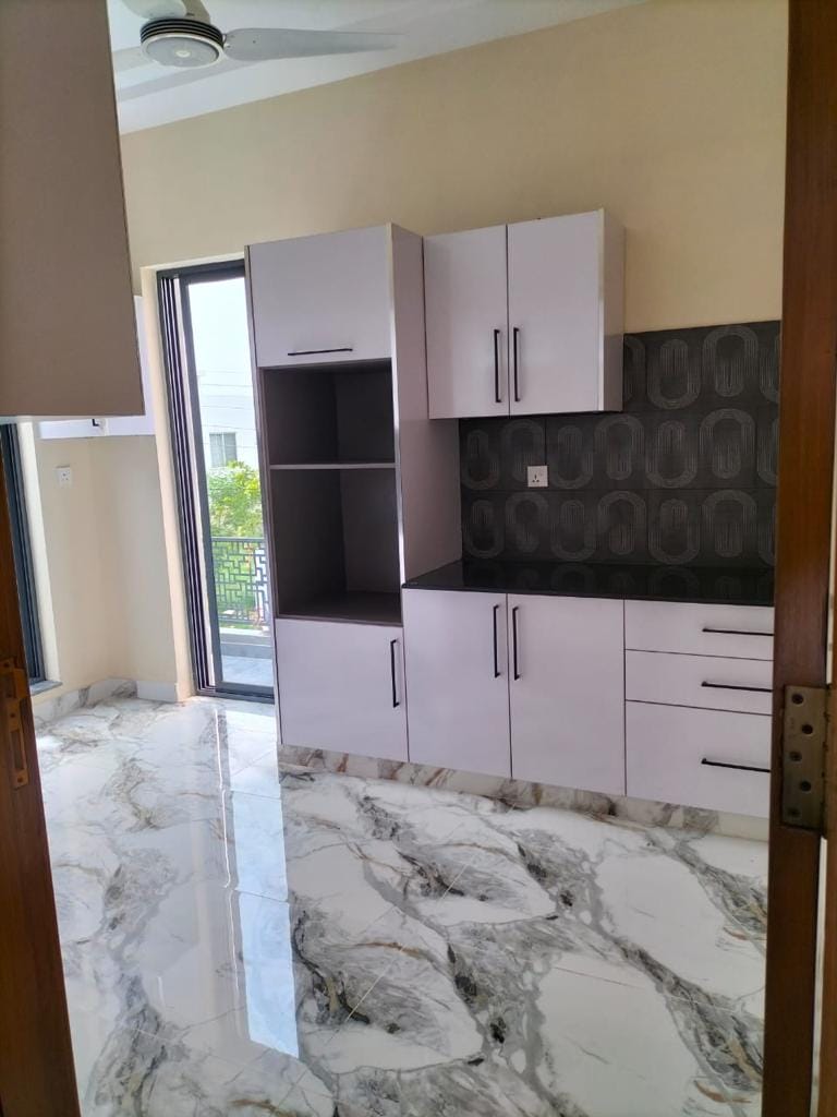 10 Marla House Available For Sale In Phase 4 DHA Lahore