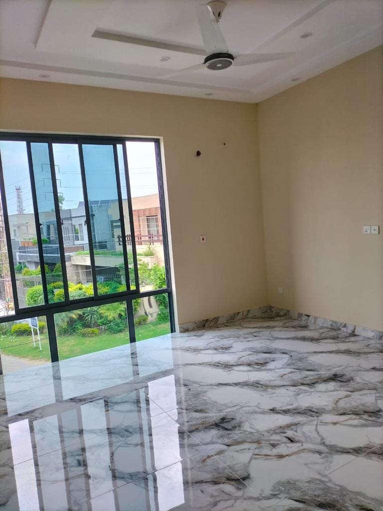 10 Marla House Available For Sale In Phase 4 DHA Lahore