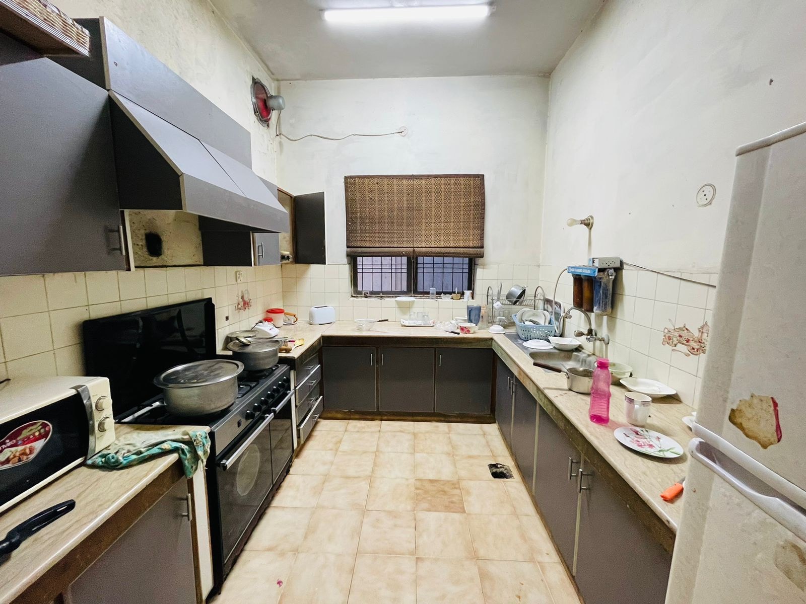 1 kanal old house for sale at A block DHA Phase 1 Lahore