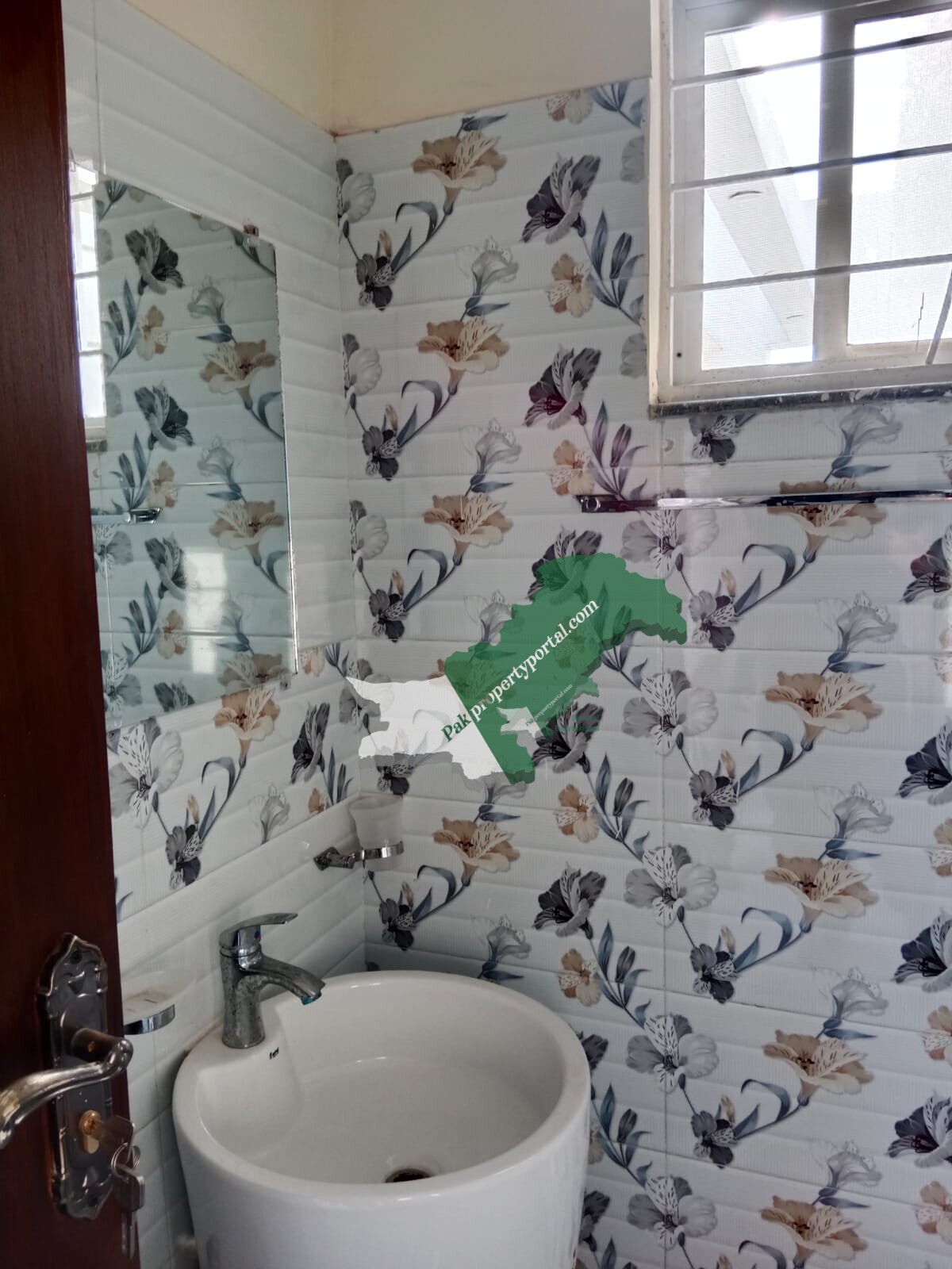 10 Marla Brand new Beautiful Upper Portion Lower Lock  Available For Rent in Sector D Sher Sha BlockBahria town Lahore