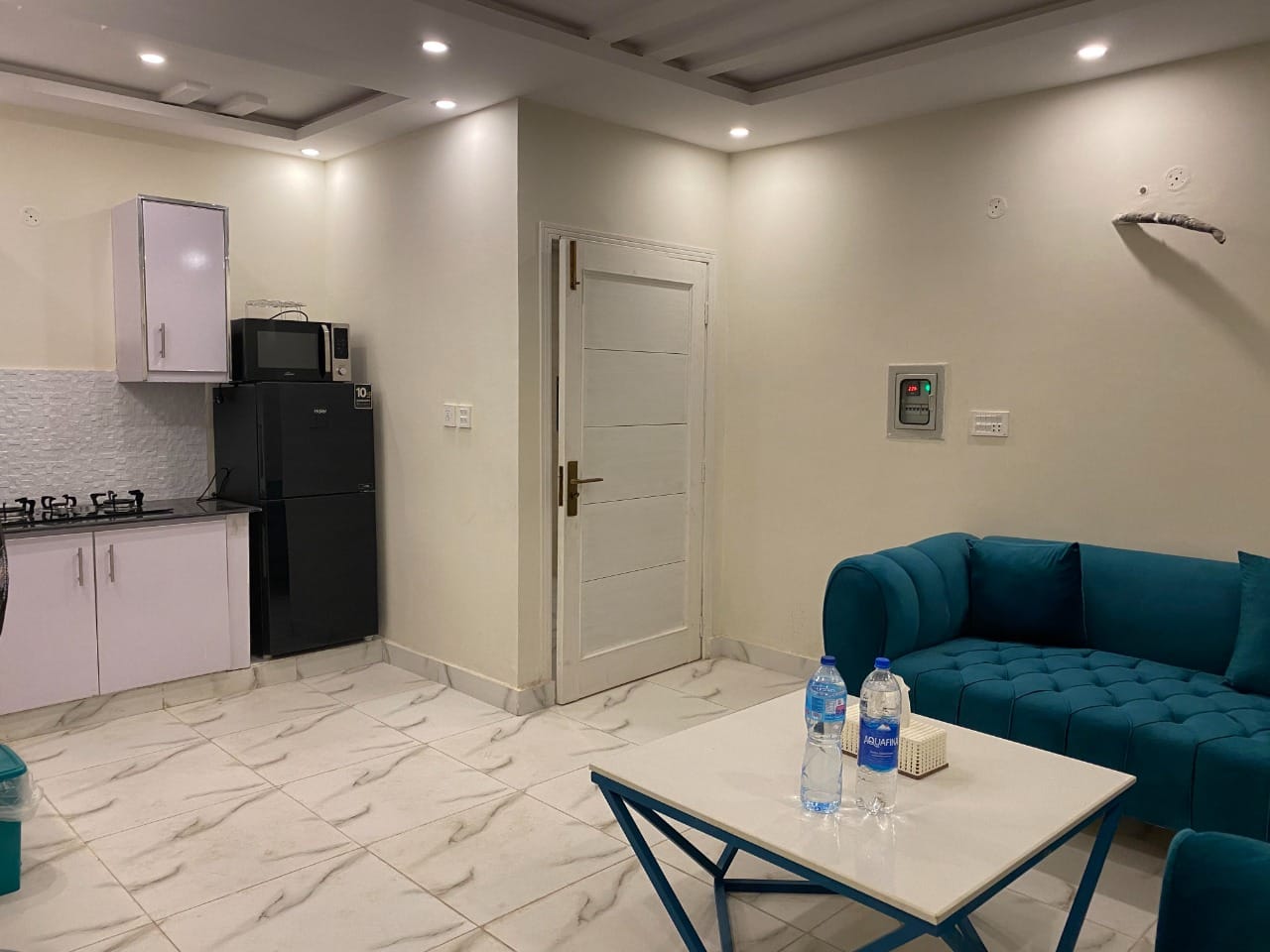 1 Bed Fully Furnished Luxury Apartment Available For Rent in Sector E Bahria Town Lahore