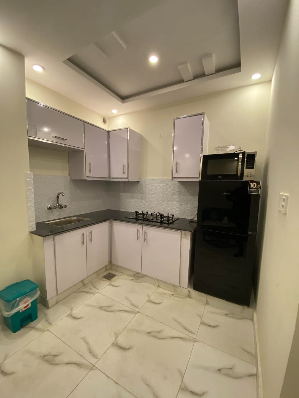 1 Bed Fully Furnished Luxury Apartment Available For Rent in Sector E Bahria Town Lahore