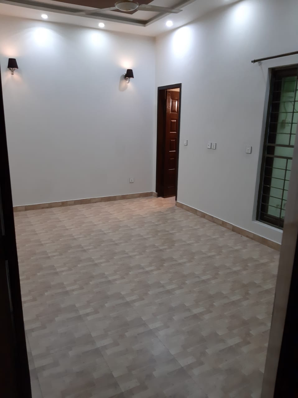 5 Marla Beautiful V. VIP House For RENT in Bahria Town Lahore