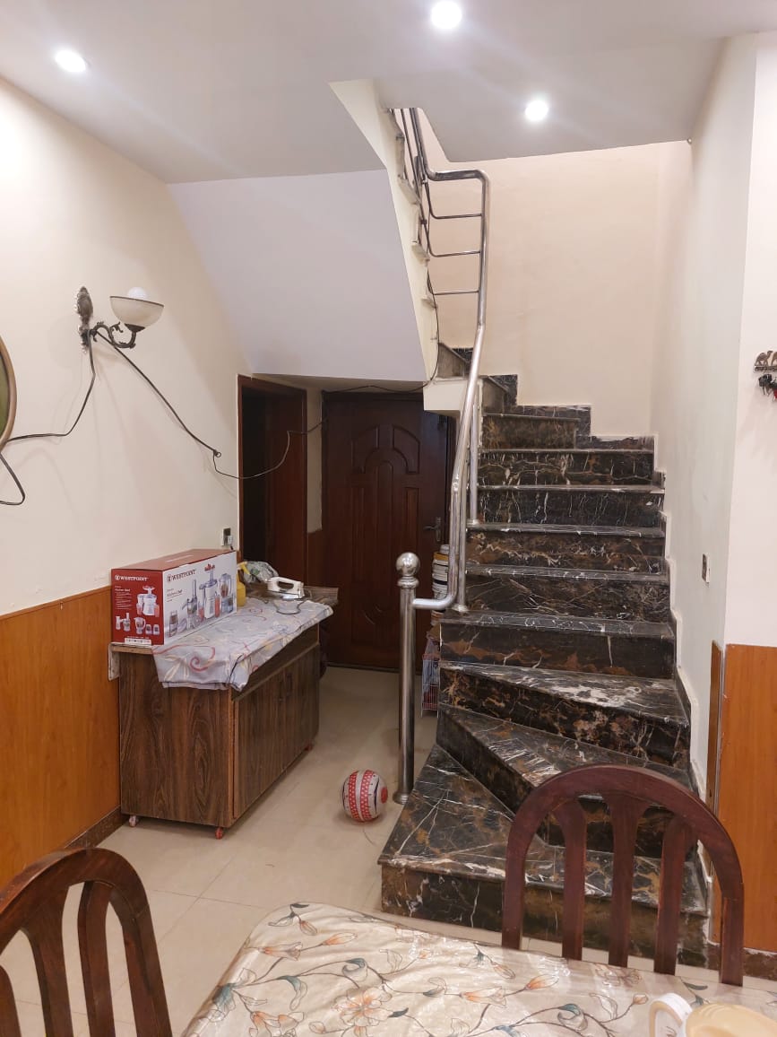 10 Marla House For Sale in PCSIR STAFF Society College Road Lahore