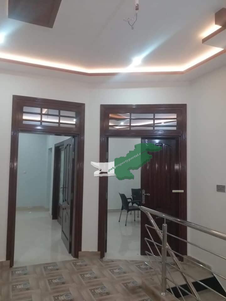 5.5 marla triple story house  for sale in civil hospital road Bahawalpur