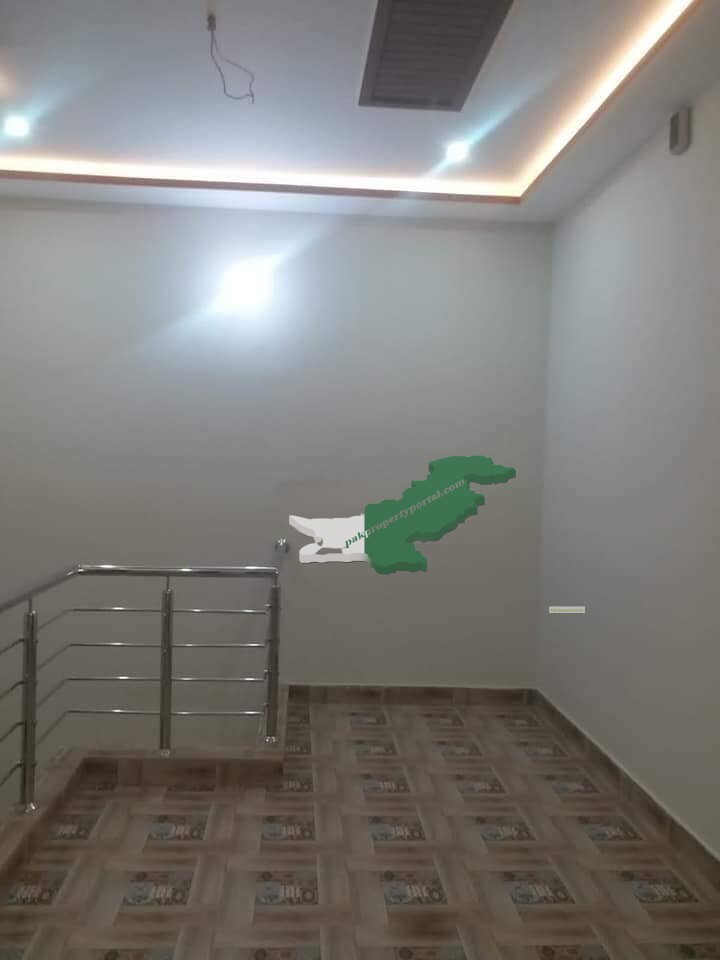 5.5 marla triple story house  for sale in civil hospital road Bahawalpur