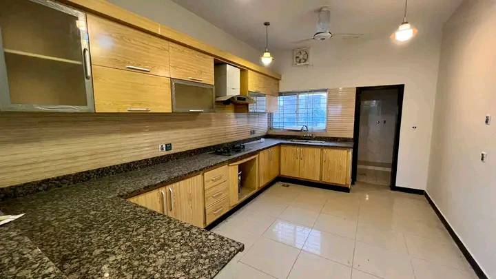 10 Marla house for sale proper double unit with basement in Bahria town phase 8 Islamabad