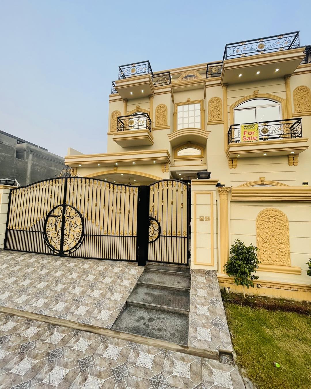 10-Marla Brand New Double Story Modern Design House For Sale In G-Block in Central Park Ferozepur Road Lahore