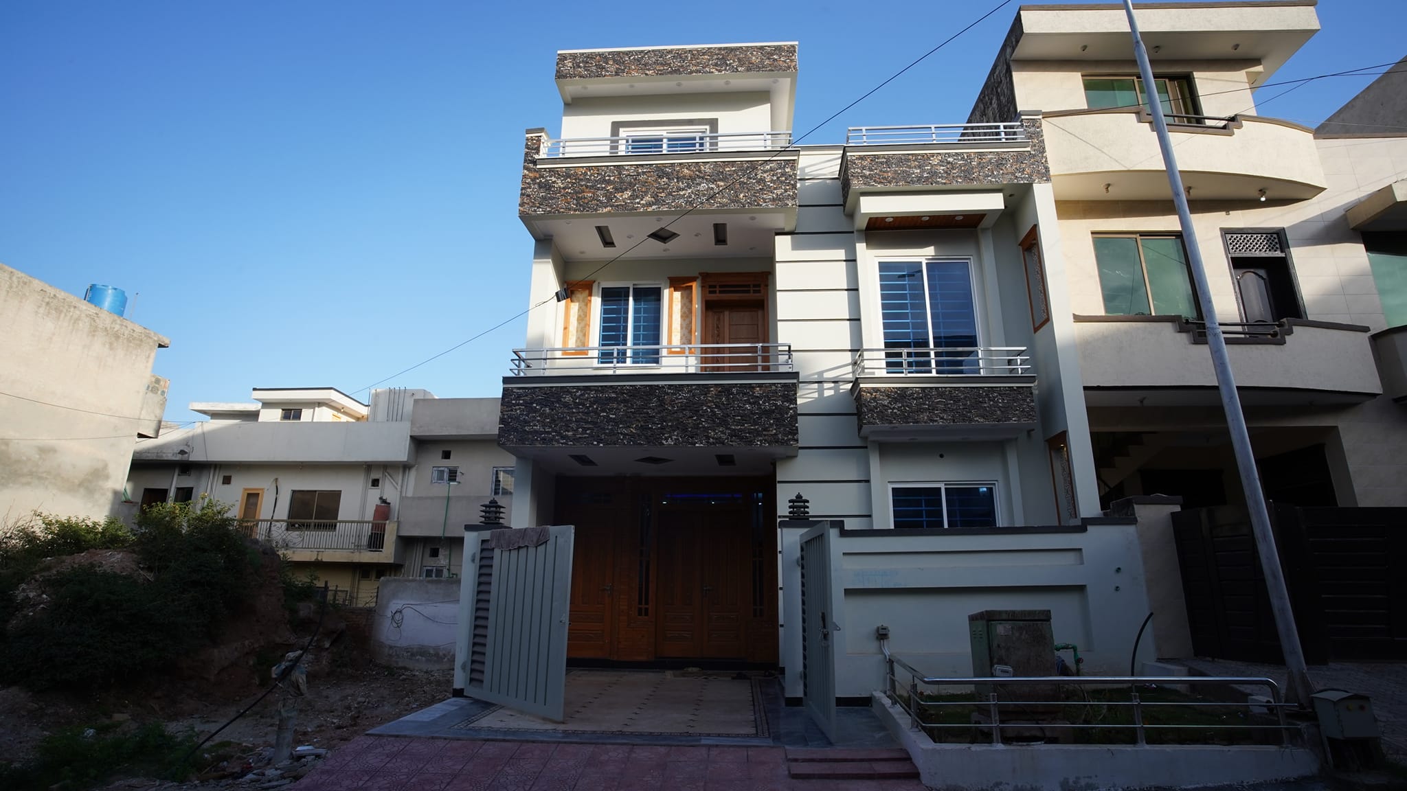 4 Marla house for sale in G-13 Islamabad