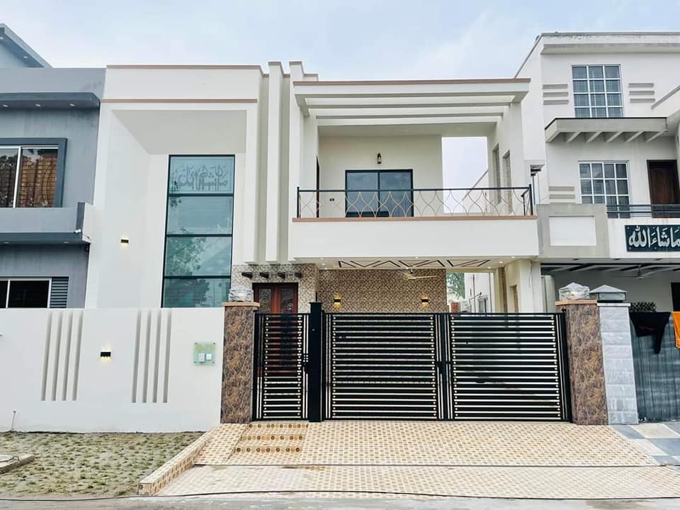 10 Marla model house is available for sale in Block D Phase 2 Citi Housing Gujranwala