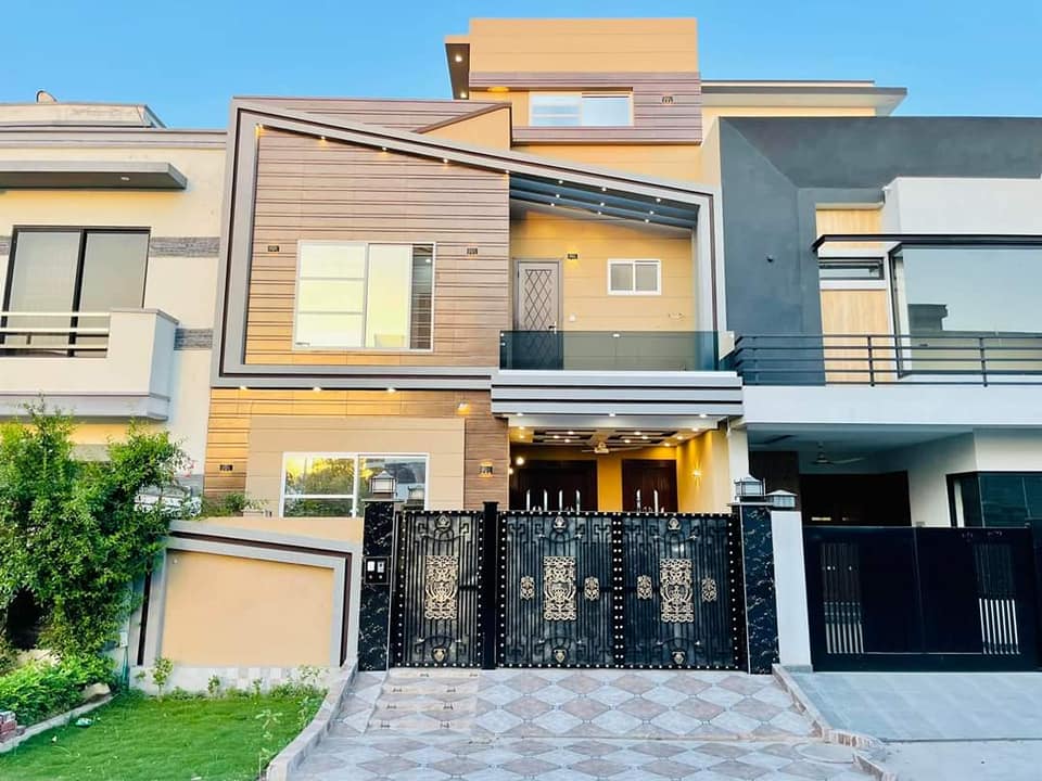 05 Marla Brand new house is available for sale in Block DD Phase 1 Citi Housing Gujranwala