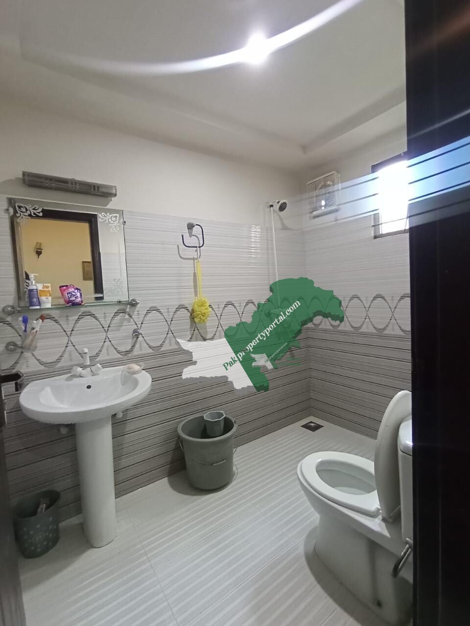 5 Marla Very Good Condition House is Available for Sale in Sector D Bahria Town Lahore
