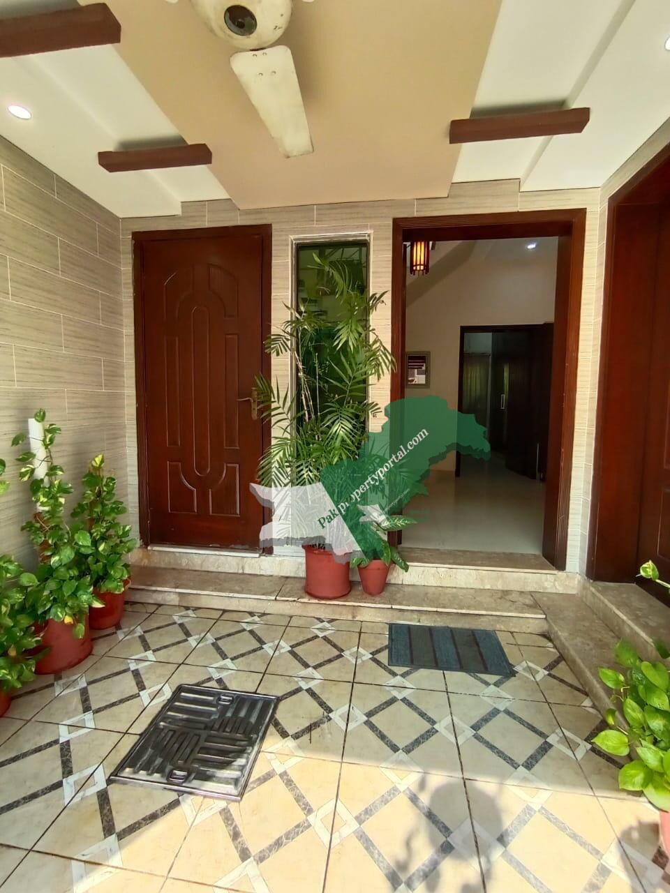 5 Marla Very Good Condition House is Available for Sale in Sector D Bahria Town Lahore