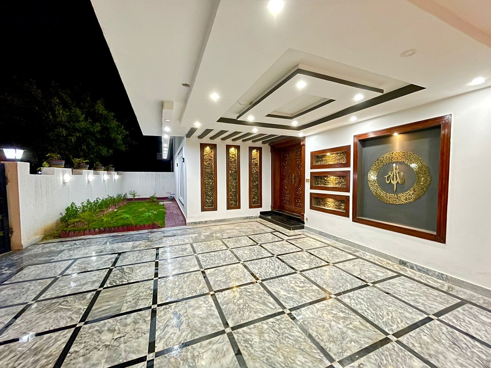 15 Marla House For Sale in Bahria Town Phase 8 Rawalpindi