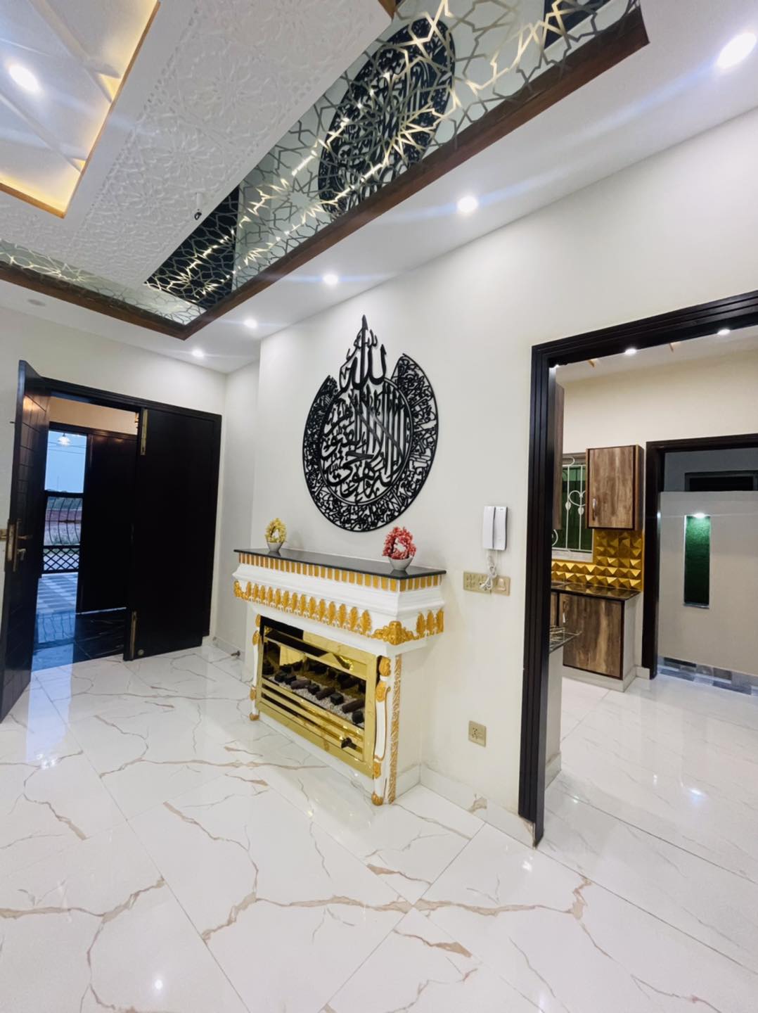 10 Marla House for sale in Canal gardens Cooperatives Housing Society Lahore