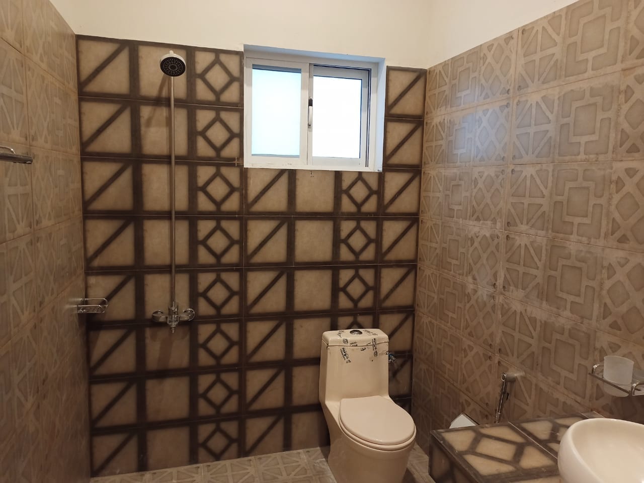 15 Marla house For Sale in dha 2 Islamabad