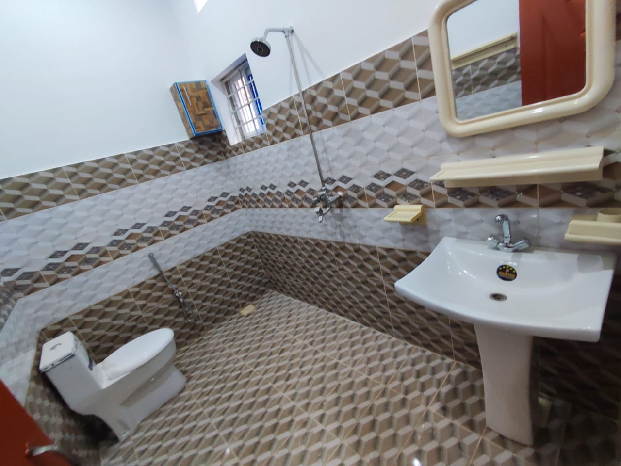 10 Marla Single Story House For Rent in Mps Road Fatima Avenue Multan