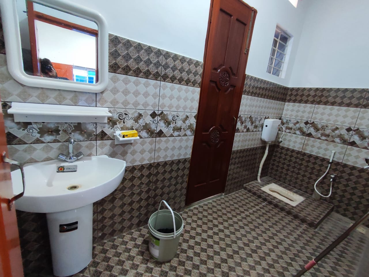 10 Marla Single Story House For Rent in Mps Road Fatima Avenue Multan