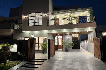 10 Marla House For Sale in Buch Villas Phase ii Multan