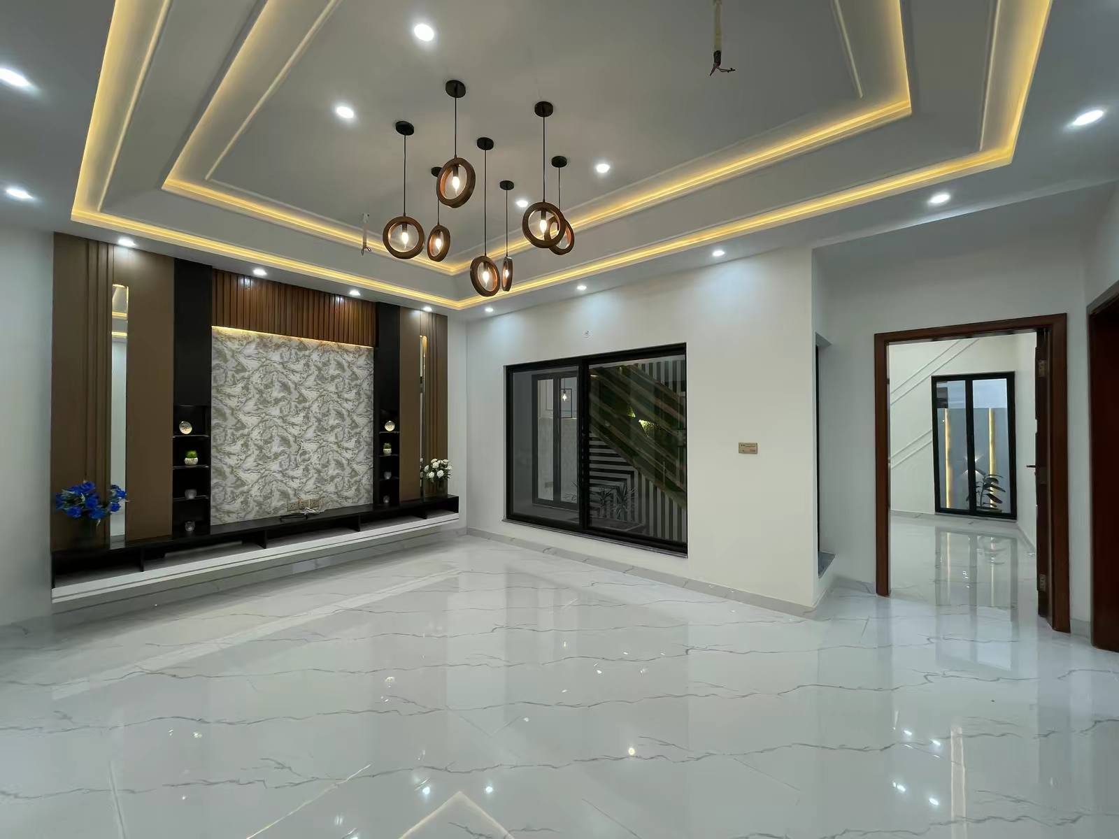 12 Marla Luxury Modern House For Sale Available in Royal Orchard Multan