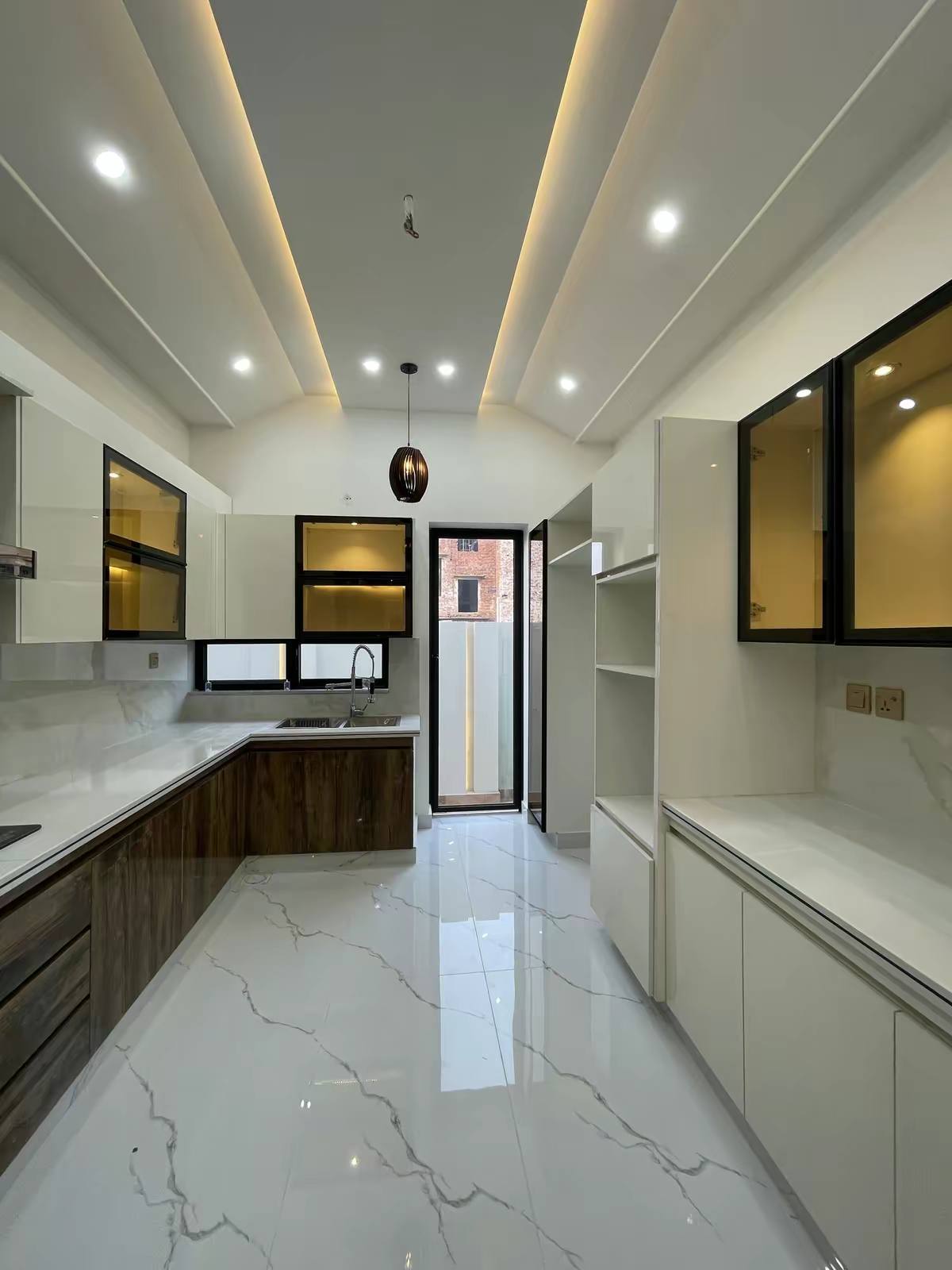 12 Marla Luxury Modern House For Sale Available in Royal Orchard Multan