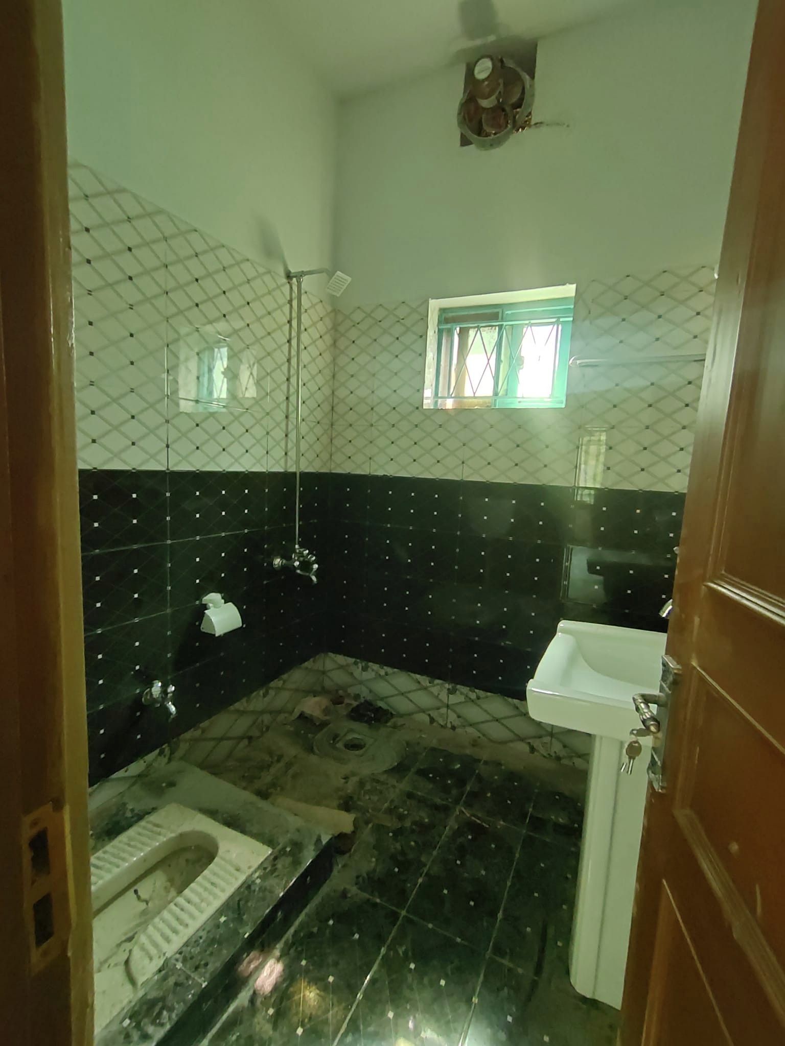 4 Marla Full house for rent in G-11 Islamabad