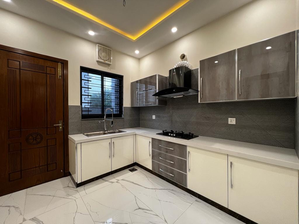 10 Marla modern house for sale in A block Central Park Housing scheme Ferozpur road Lahore