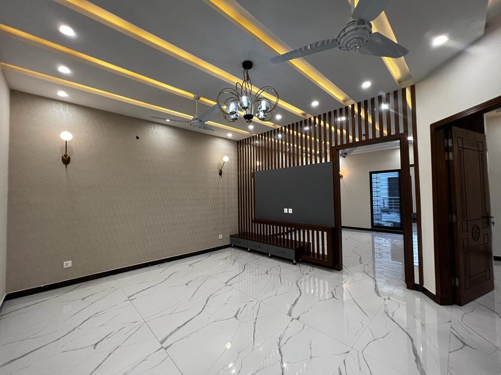 10 Marla modern house for sale in A block Central Park Housing scheme Ferozpur road Lahore