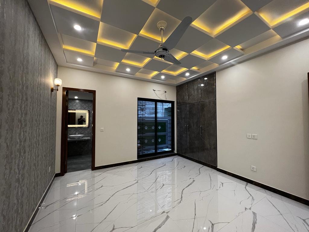 10 Marla modern house for sale in A block Central Park Housing scheme Ferozpur road Lahore