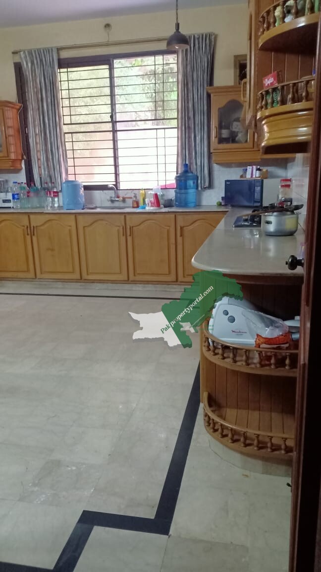 2 Kanal House For Sale in  Model Town Lahore