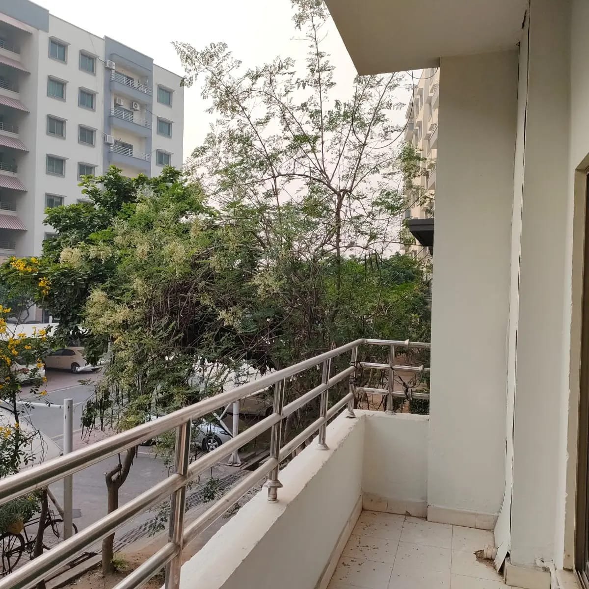 10 Marla Ground + 7Th Floor Building Flat for Sale in B Block Askari 11 Lahore