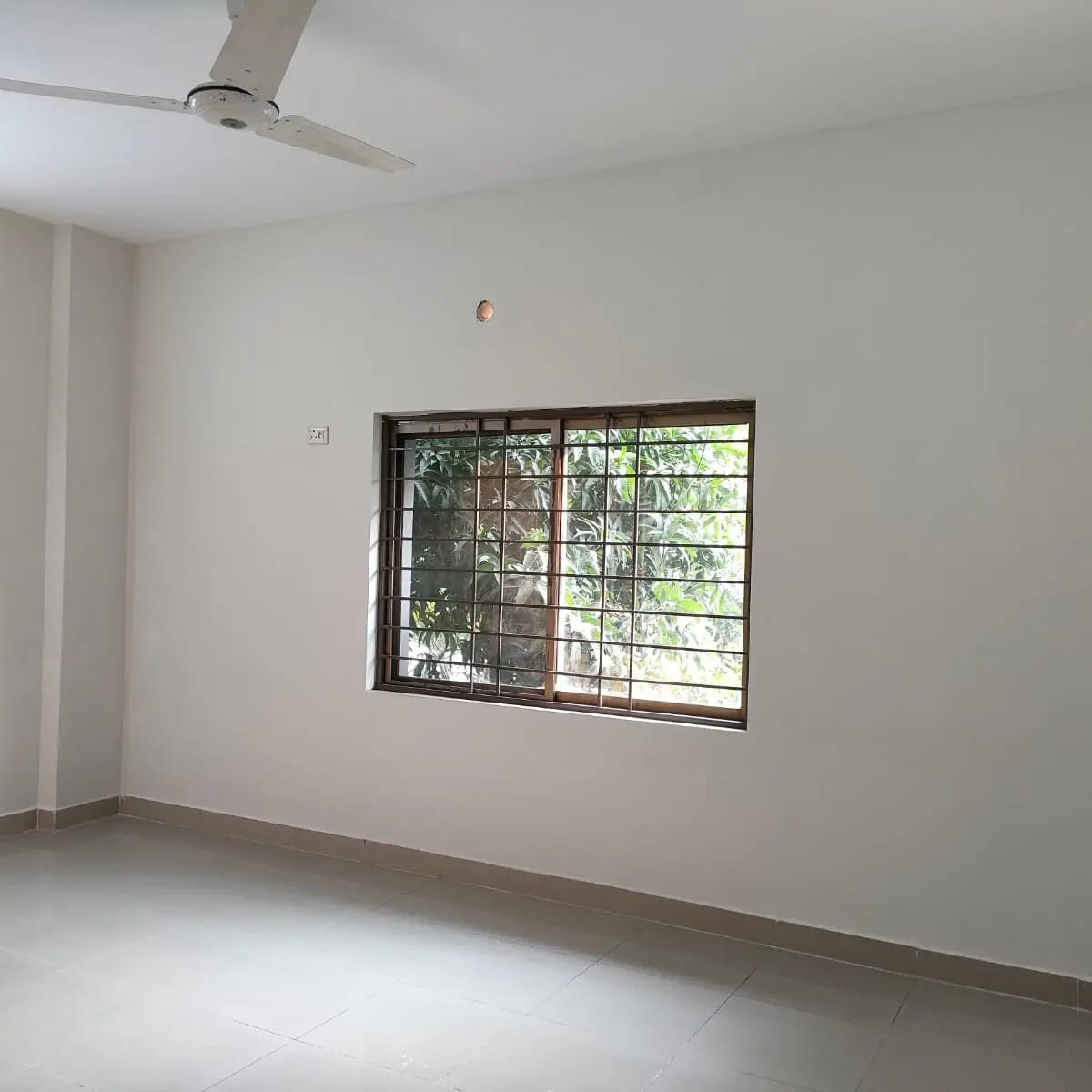10 Marla Ground + 7Th Floor Building Flat for Sale in B Block Askari 11 Lahore
