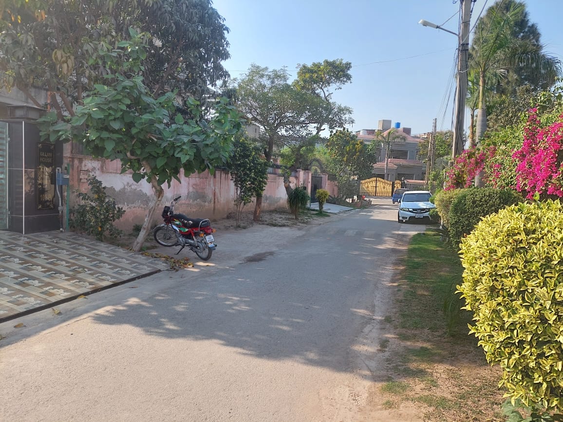 2 Kanal House for sale in Iqbal Avenue Phase 1 Lahore
