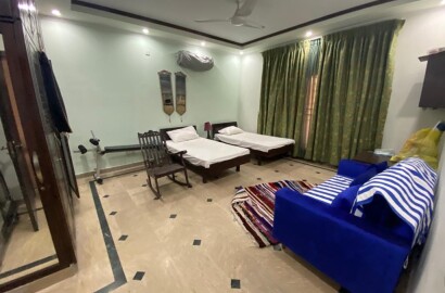 1 Kanal double-story house for sale 10 years used marble flooring in Wapda Town Phase 1 Lahore