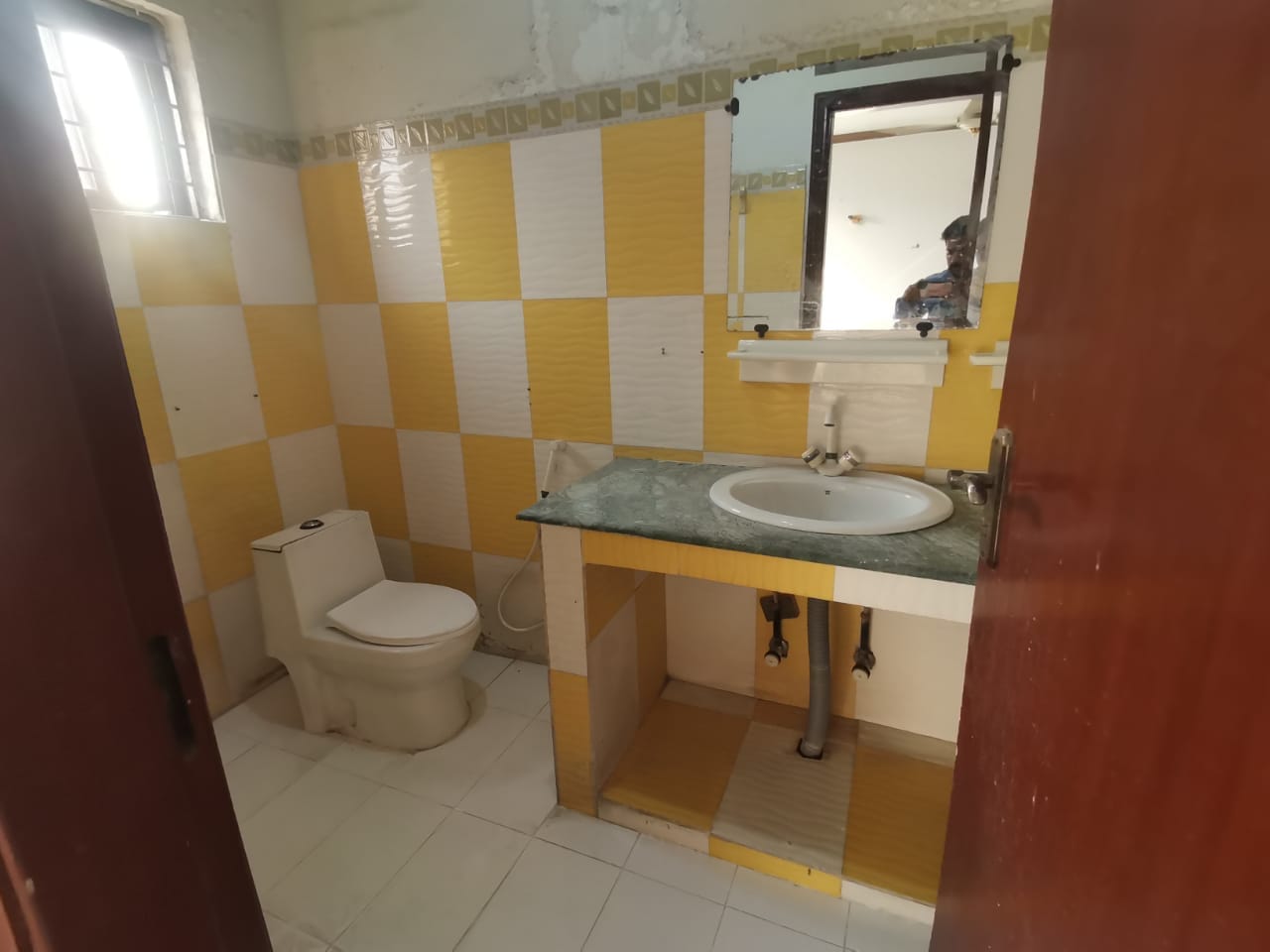 10 Marla Full House Available For Rent in Valencia Town Lahore