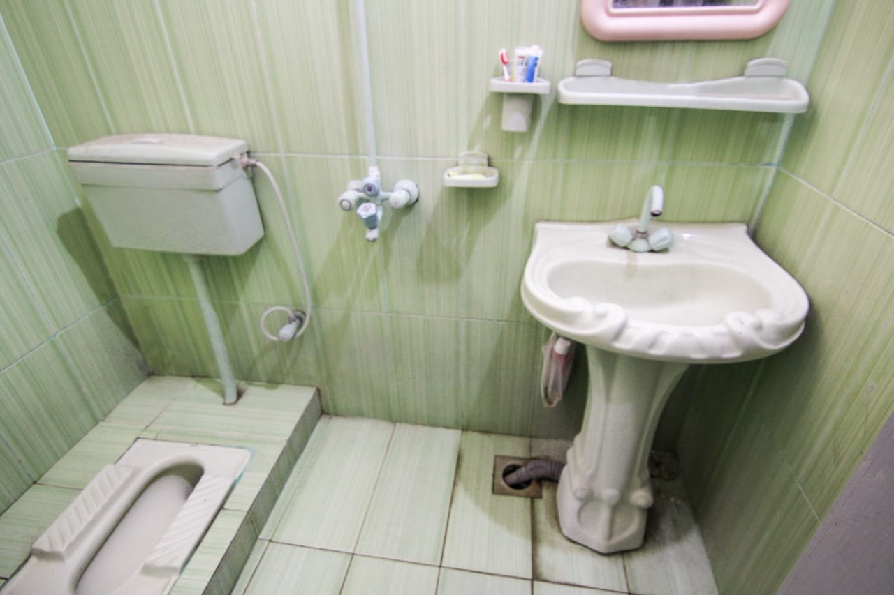 4 Marla used House for sale at Mehar Faiz colony Lahore