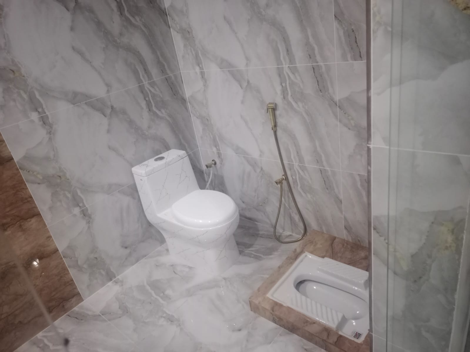 10 Marla bungalow Available For Sale in UET society Lahore