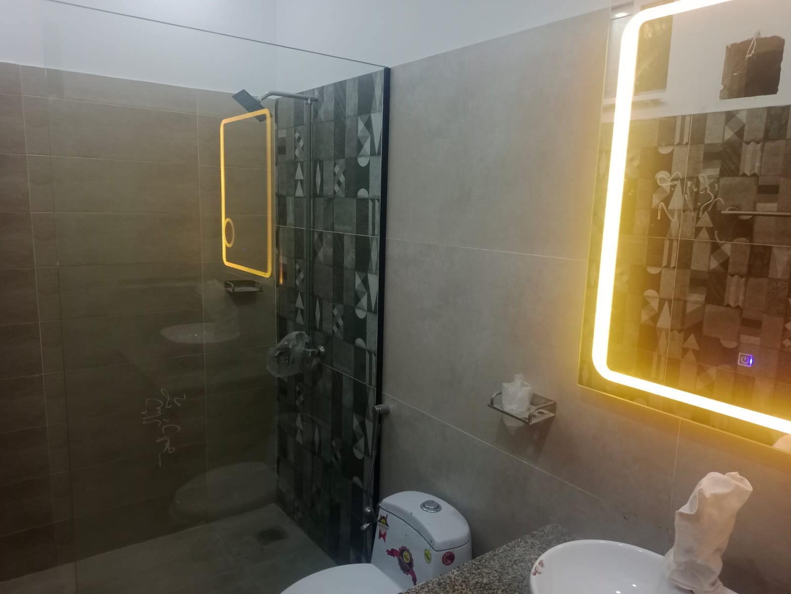 10 Marla bungalow Available For Sale in UET society Lahore