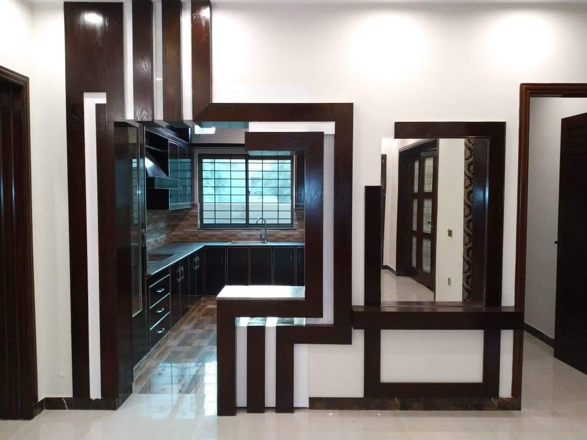 10 Marla corner bungalow Available For Sale in Nasheman e Iqbal phase 2 Lahore