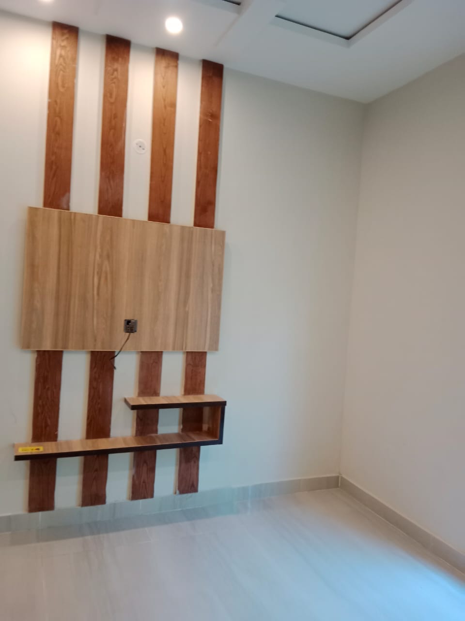 10 Marla corner bungalow Available For Sale in Nasheman e Iqbal phase 2 Lahore