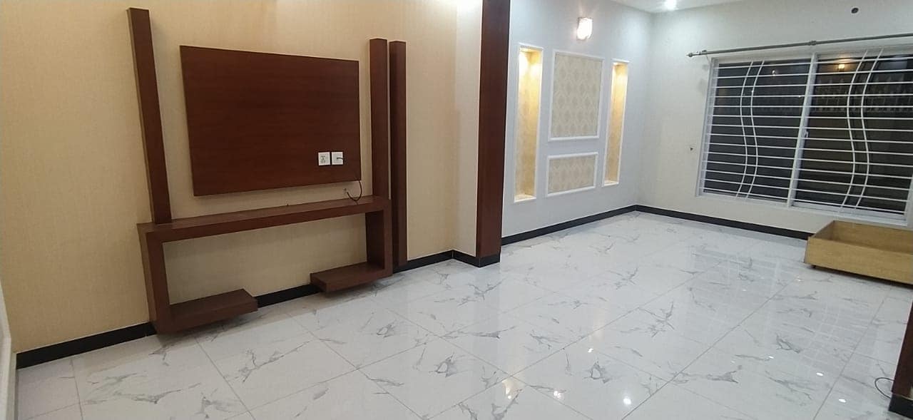5 Marla slightly used House is Available For Sale in DHA Rahber phase 11 Lahore